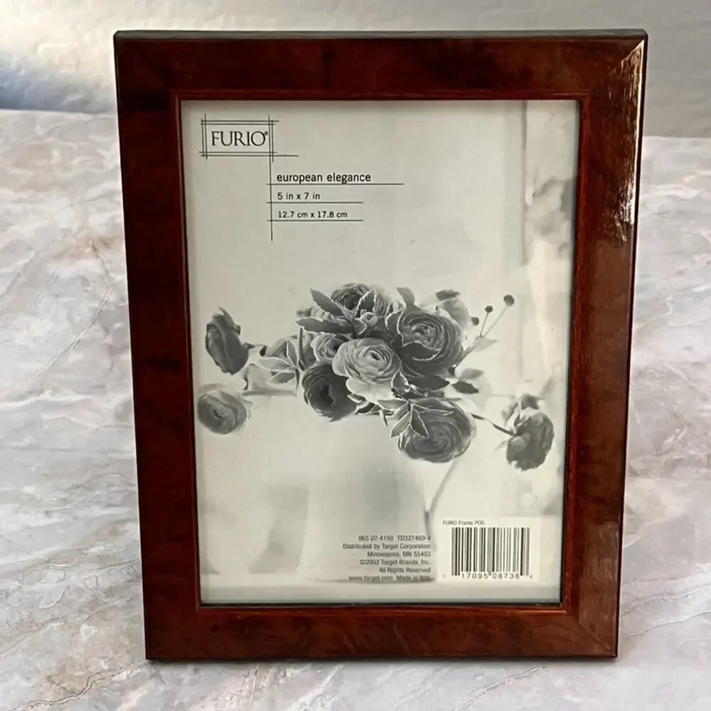Furio European Elegance 5 x 7 in Wood Picture Frame Free Standing